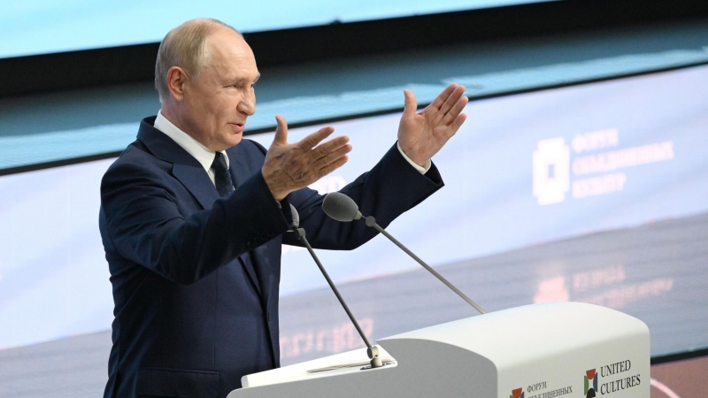 Путин призвал верстать планы на будущее в энергетике