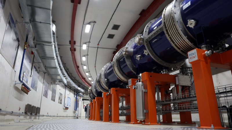 Физики создали модель движения частиц в коллайдере "Супер С-тау фабрика"