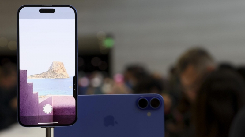 Эксперт объяснил, когда Apple блокирует "серые" запчасти