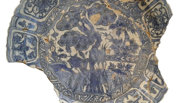 Что скрывает древняя цитадель? В Дербенте нашли монеты времен Петра I