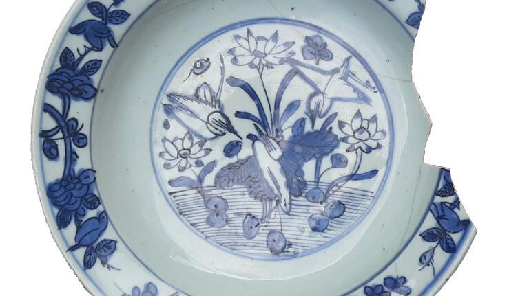 Что скрывает древняя цитадель? В Дербенте нашли монеты времен Петра I