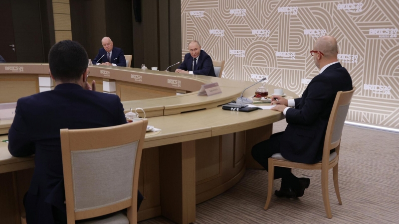 Эксперт: БРИКС может создать независимые от доллара платежные механизмы 