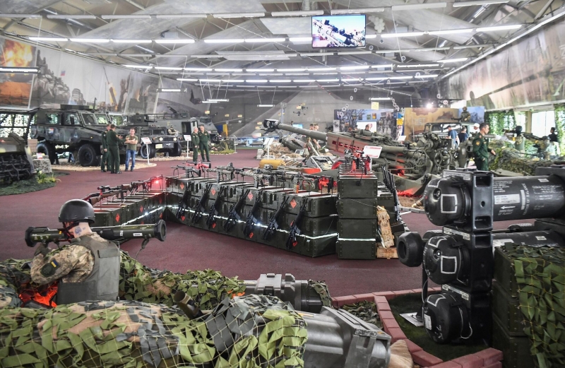 "Ценой всего Донбасса". Ермак запускает кровавую многоходовку