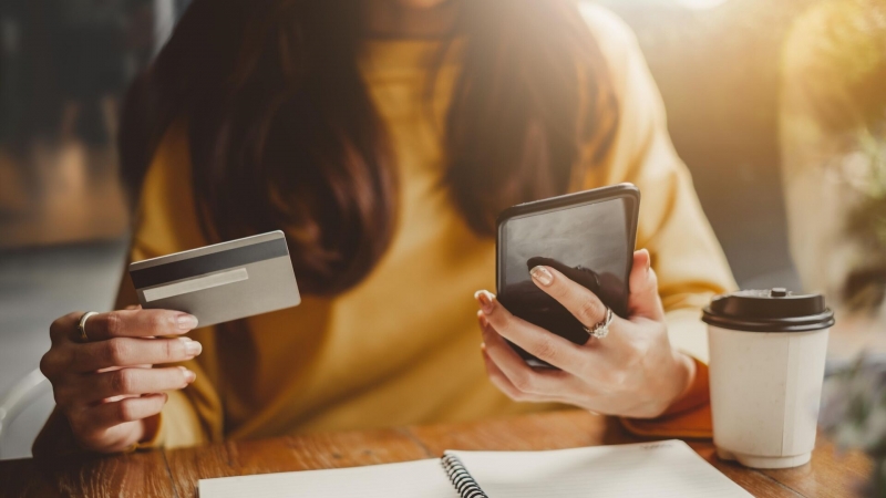 Набиуллина сравнила универсальный QR-код для платежей с розеткой