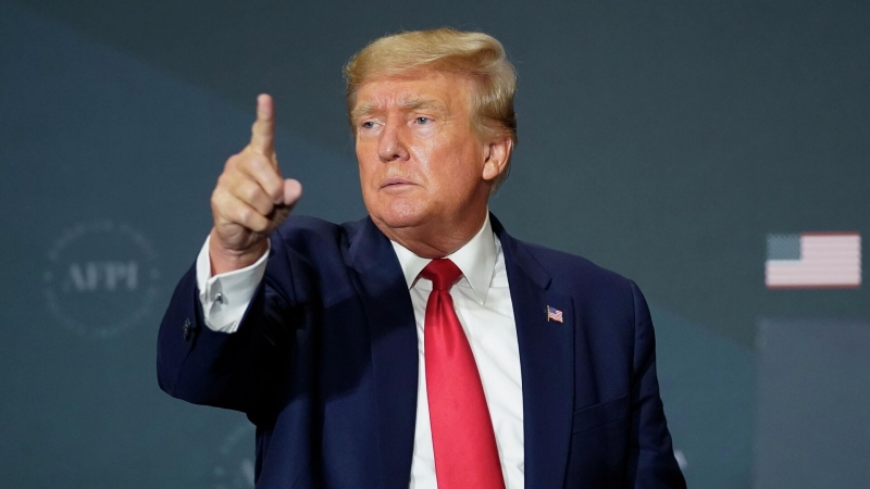 Маск использует бизнес-стратегии для поддержки Трампа, пишет NYT