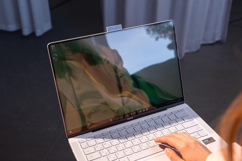 Обзор ноутбука HONOR MagicBook Art 14: легкий, мощный и яркий