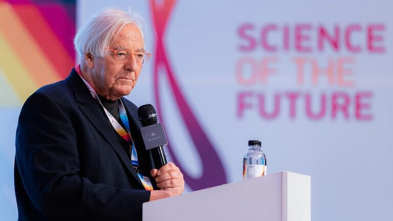 "Чаще болеем — быстрее стареем". Молодым ученым раскрыли правду о старости