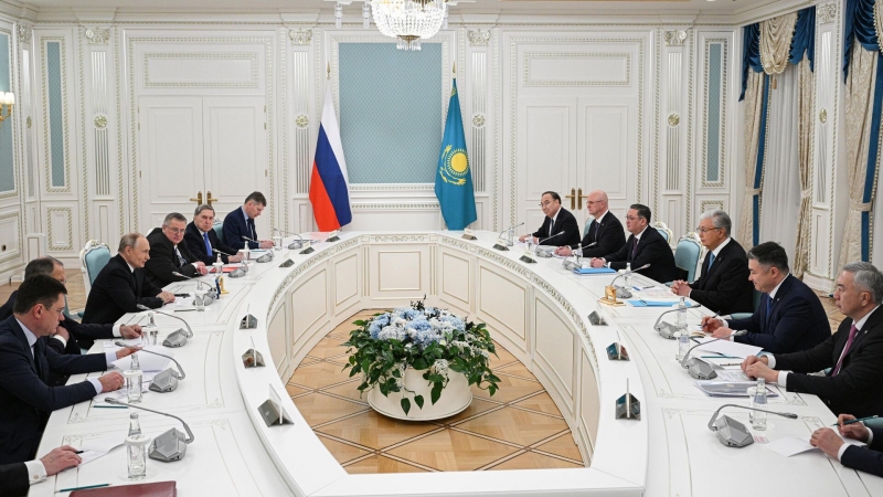 Путин оценил сотрудничество с Казахстаном по проекту "Байтерек"
