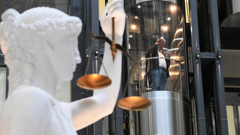 Имущество замгендиректора "Роскосмоса" Фролова арестовали по делу о хищении