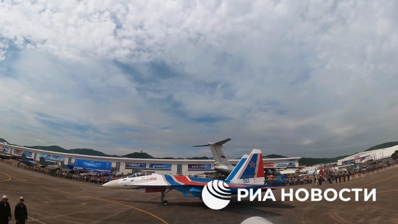 Су-57 покорил зрителей Airshow China еще до открытия, заявили в ОАК