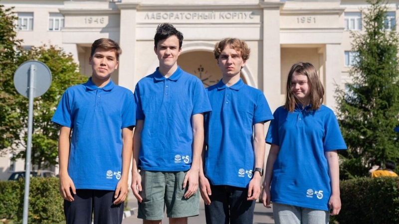 Чернышенко и Кравцов поздравили победителей олимпиады школьников по ИИ