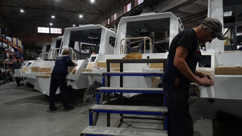 KMZ в 2025 году изготовит более ста катеров для российских силовых структур