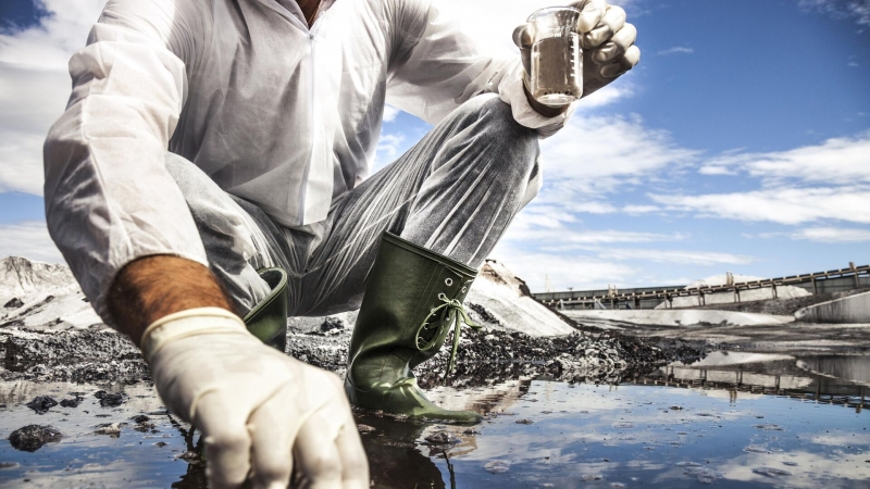 В ВятГУ вывели бактерии для устранения техногенных катастроф