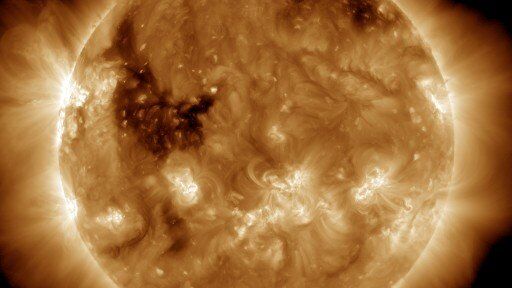 На Солнце зафиксировали один из сильнейших всплесков активности за год