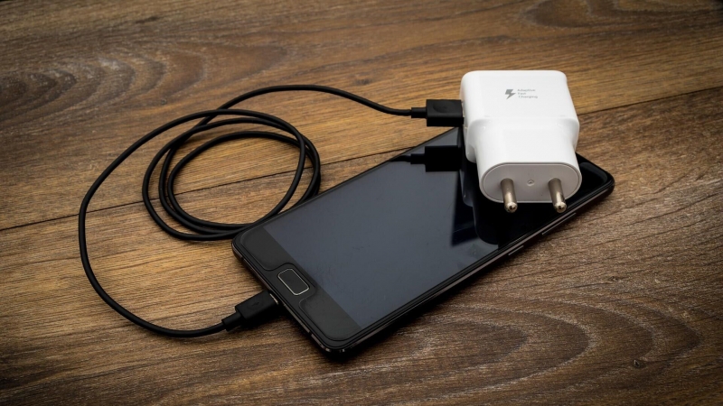 В ЕС вступили в силу новые правила для смартфонов