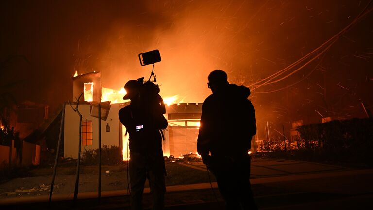 Появились новые спутниковые снимки масштабных пожаров в Лос-Анджелесе