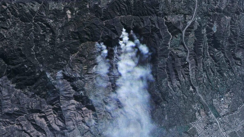 Появились новые спутниковые снимки масштабных пожаров в Лос-Анджелесе