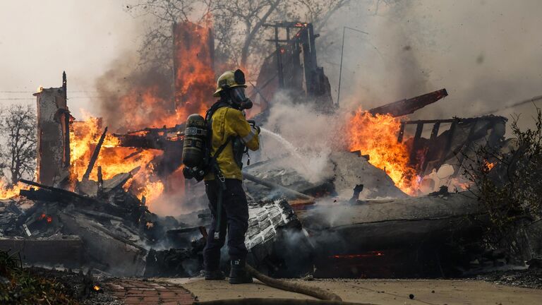 Появились новые спутниковые снимки масштабных пожаров в Лос-Анджелесе