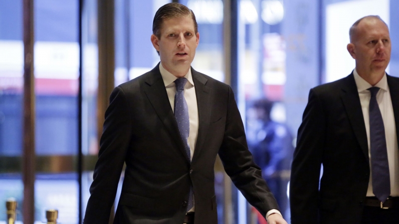 Трамп сообщил о выпуске своего "мемкоина"