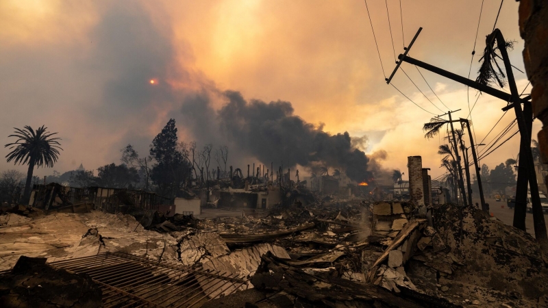 Российский космонавт сфотографировал пожары в Лос-Анджелесе с МКС