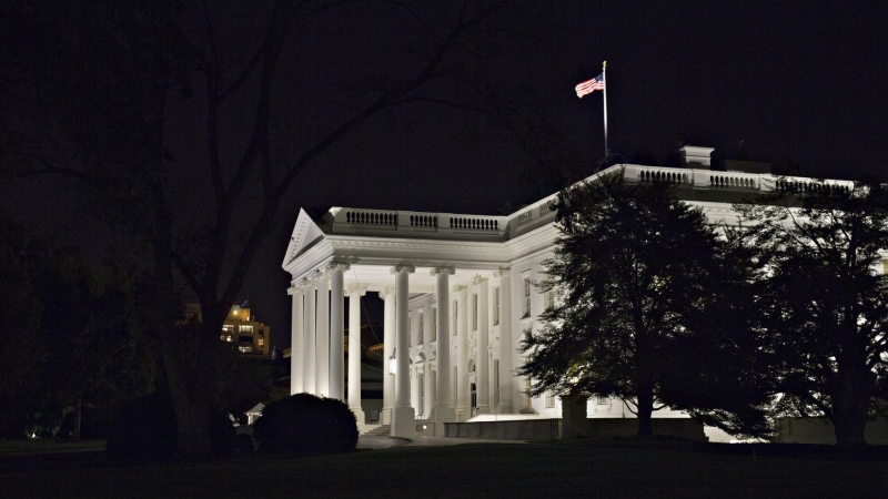 СМИ: Байден планирует ограничить экспорт чипов ИИ до конца срока