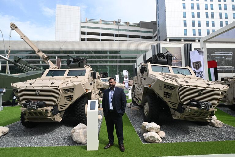 Мощь 65 армий мира под одной крышей: первый день оружейной выставки IDEX