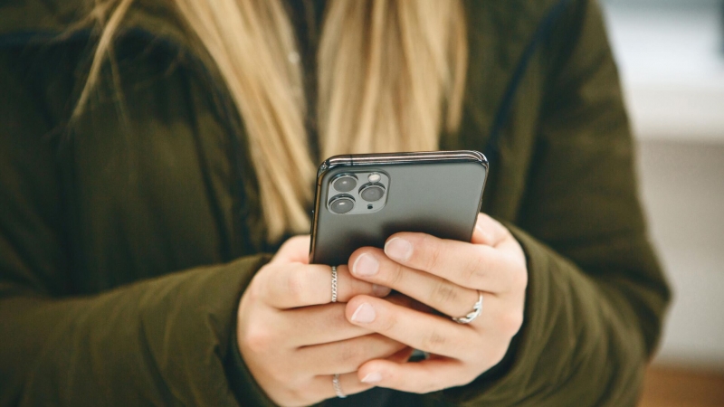 Ретейлеры в России открыли предзаказ на новый iPhone