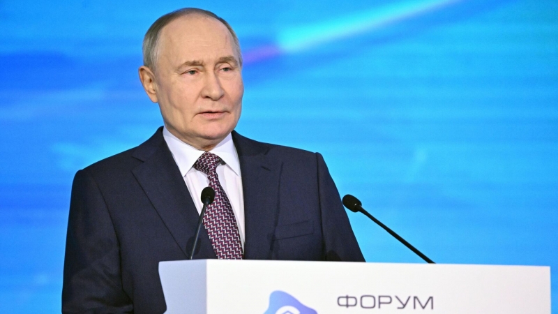 Путин вспомнил, как ему рассказали об идее атомных подводных газовозов