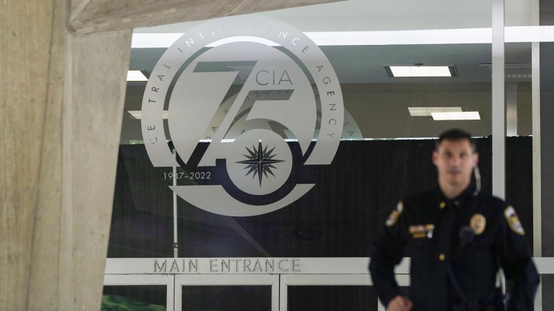 СМИ: cотрудники НАСА вынуждены уживаться с тараканами после указа Трампа