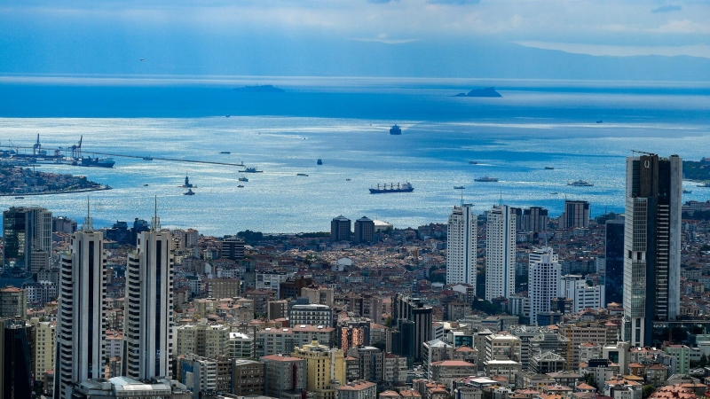 Эксперт оценил новые ограничения в Турции для банков и мобильной связи