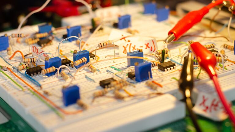 Ученые нашли замену нейросетям