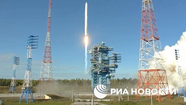 Ракета "Ангара-1.2" вывела на орбиту военные спутники