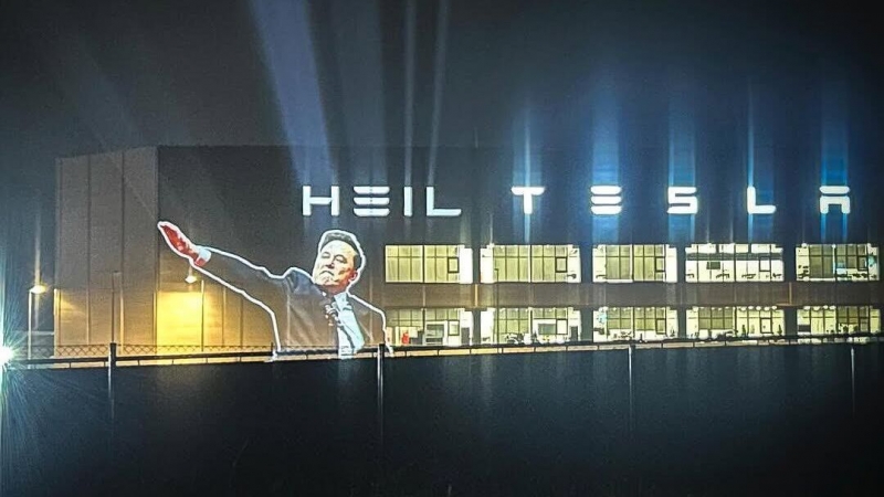 Инвесторы Tesla обеспокоились союзом Трампа и Маска, пишет WP