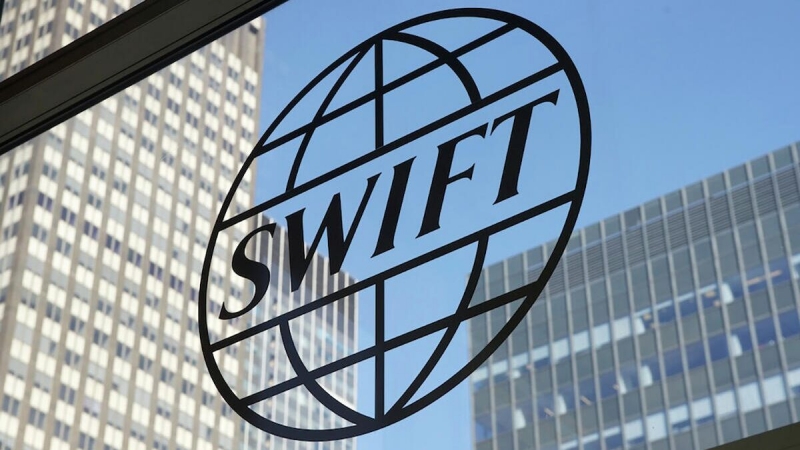 Вступает в силу запрет ЕС на доступ к SWIFT нескольких российских банков