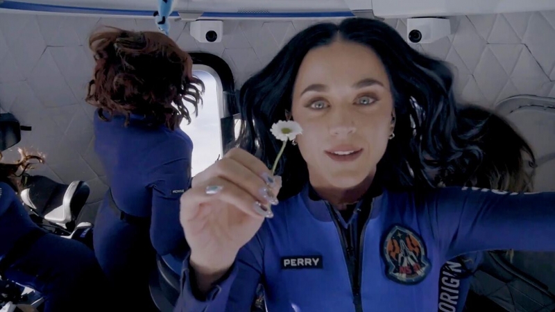 В Сети раскритиковали Кэти Перри за полет в космос