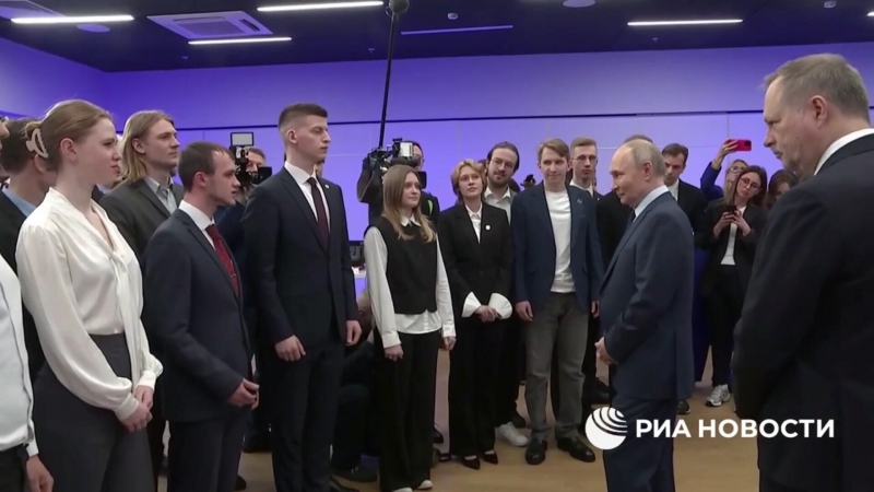 России нужен скачок в создании электрореактивных двигателей, заявил Путин