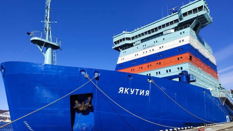 Новый ледокол "Якутия" вышел в первый рейс