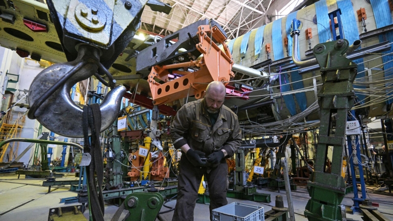 Алиханов раскрыл дату начала поставок импортозамещенных "Суперджетов"