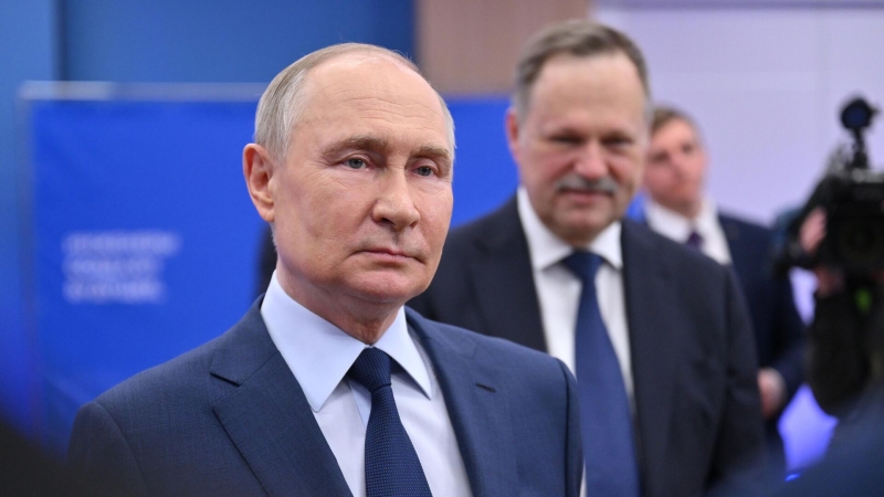 Путин поручил подумать о создании суперкомпьютерного центра