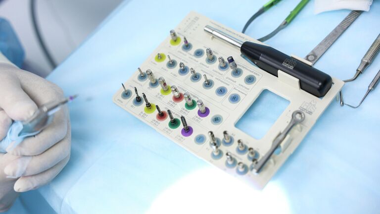 На Кавказе начали производство российских зубных имплантатов