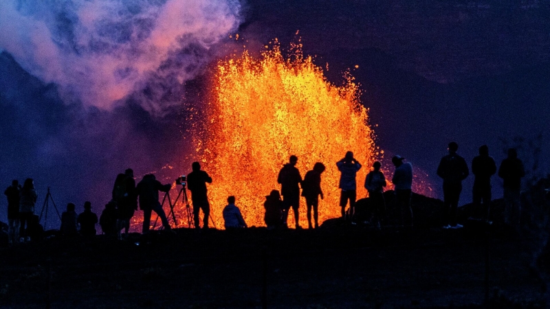 Извержение вулкана Аксиала может произойти до конца года, считают ученые