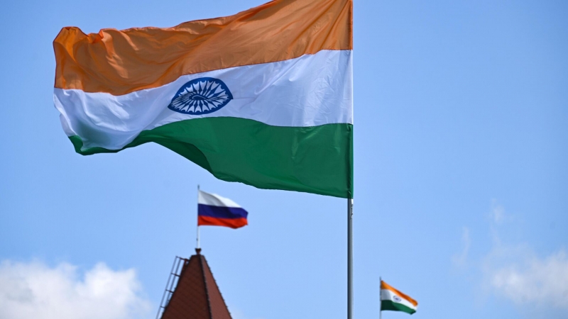 Россия готова сотрудничать с Индией в сфере космоса, заявил Мантуров