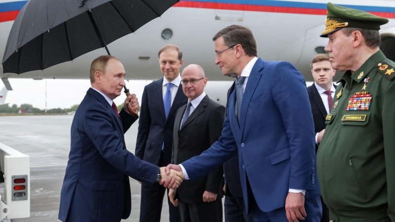 Путин посетил выставку в Сарове