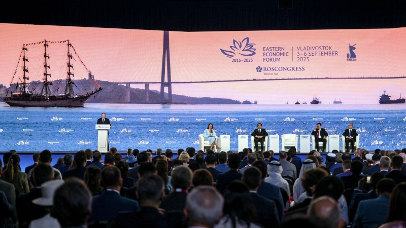 Сама жизнь требует применения беспилотных технологий, считает Путин