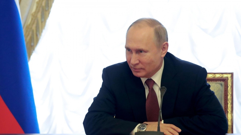 Путин попросил доложить о работе по разработке двигателей