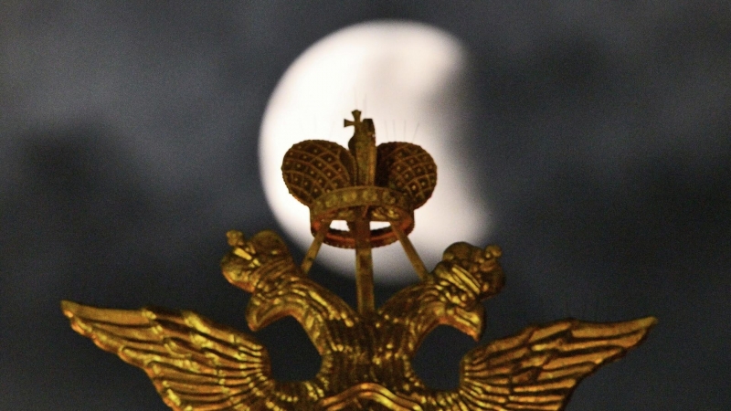 Полная сентябрьская Луна наблюдается из разных регионов России