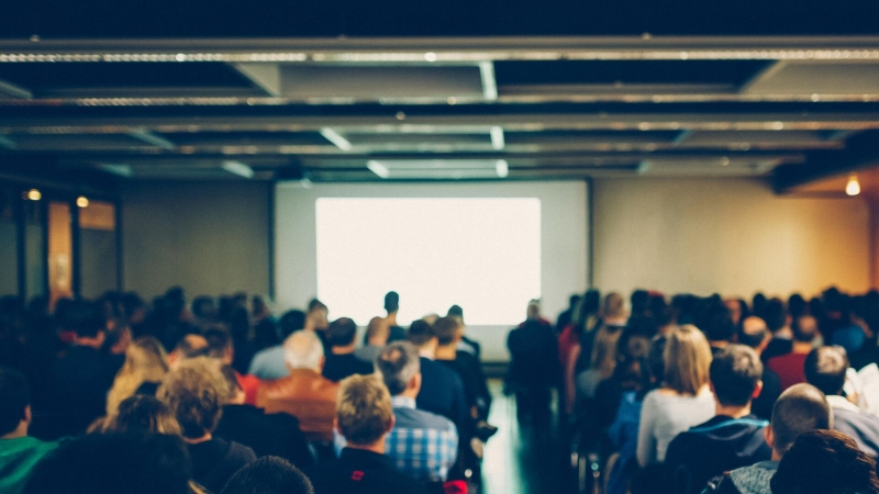 РАН восстанавливает связи ученых с промышленностью, заявил Красников