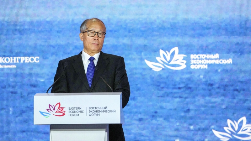 Человек должен отвечать за принятые с помощью ИИ решения, заявил Путин