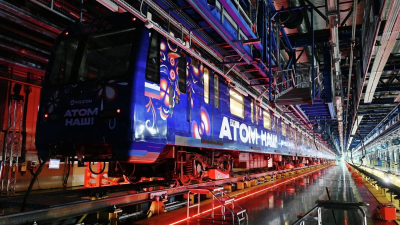 В Москве запустили тематический поезд, оформленный совместно с Роскосмосом