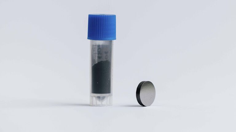 В Томске создали "космическую" керамику на открытом воздухе